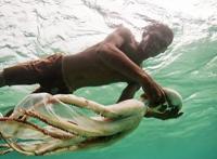 印尼章鱼人还活着吗图片