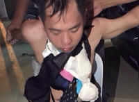丢在垃圾箱里的内衣：偷内衣论坛图