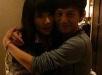 何炅老婆王菁婚纱照图片