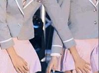 深夜公交美女和两个男人在车上视频图：咸猪手狂顶臀视频播放