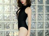 彩金风暴国模叶小梅50p：我的粉木耳好看吗