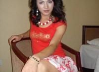 我帮老婆系领带变装：老婆把我变成她的新娘图