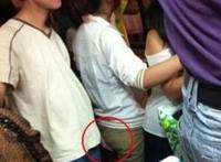 公交双性公交车掏鸟龌蹉图片：蹂躏到你深处公车