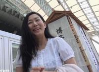 妈妈带我去女澡堂洗澡视频：女澡堂的男搓背工