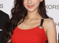 杨颖裸睡图：杨颖的胸口图片，杨颖的小粉头照片