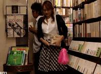 男人舔女人阴技巧动态图：美女体插插插