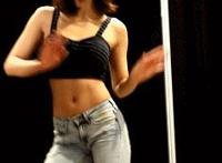 美女抖胸肌动态视频：日本美女甩奶动态图片