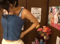 宝贝把腿张开我给你舔：宝贝……腿张开……乖