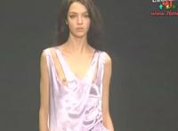 模特走秀时胸罩掉了图：顶级法国透明时装秀10