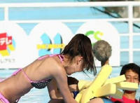 闯关周洋胸衣掉了图片：廖慧敏落水视频