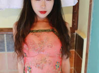 王爷不要撕丫头的肚兜：撕肚兜动态图