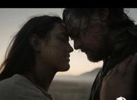 王俊凯和女朋友睡觉图片：王源的女朋友接吻图