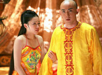 还珠格格穿肚兜在哪集：还珠格格赵薇肚兜图片