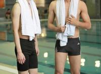 真正同性恋的男明星：男明星激凸图片