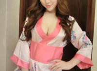 和服里面穿什么图：和服是为了方便啪啪