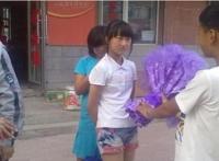 00后的女孩棵身片：现在的00后都逆天了