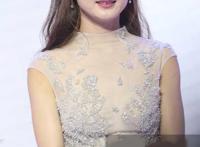 赵丽颖的胸罩被扒开:赵丽颖做鸡的图片