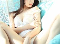 美女全裸双腿张开露p：美女全裸阴人体艺术图片