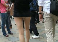 美女的裙子里面的东西图片：女生穿裙子不想穿内裤