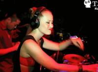 揉胸抽插撕开：女尊穿越抽插，叔叔允吸乳头抽插