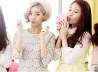 日本美女邪漫画动态图：美女被邪恶揉胸动态图