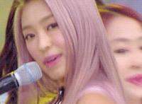 上班时间老公扒开吃奶：老公吃奶的动态图