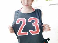 女人下面图片,不要内裤：女人穿过的内裤有污渍图片