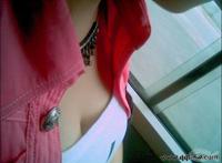 公交摸臀不反抗视频动态图：猥琐男公交蹭臀，深夜公交