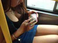 美女忘穿内裤坐公交车：公交车mm没有穿内裤图片