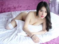 女友在车上被老伯干：ktv中被黑人插的好惨