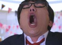 姐姐吐口水给我吃：妹妹吐口水让我喝