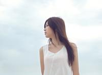 13岁女孩子裙子下图片：13岁女孩的吊带图片