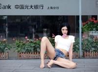 沈梦瑶银行门口大尺度：网红银行门口拍大尺度