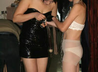 狗狗把女主人给睡觉图片：和狗狗做的教程 动作