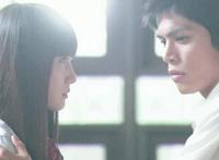 撕衣服破解版没内衣裸女动态图：女人自己光着全身