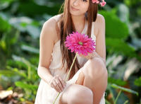 张悠雨07年5月份裸体像：自然风光裸模张小雨