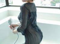 笨牛人体艺术照：南山湖外拍小蜜蜂人体