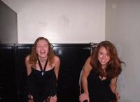 女人阴性部z照片百度图片：女性入厕正面真人照片