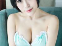 办公室巨乳秘书18p：女董事长玩司机12p