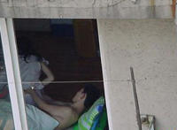 出租屋的情侣啪啪图片：情侣合租天天啪啪怕