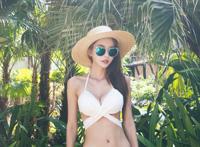 陌生人灌满了花壶贯穿：灌满花壶子宫鼓胀怀孕