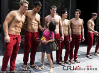 男人喜欢要女人照片:下面大的男人 男人喜欢要女人照片:下面大的男人