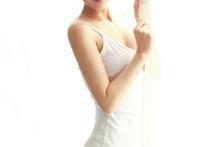 少女外阴的各种图片：骚妇玩阴露鲍人体艺术10p