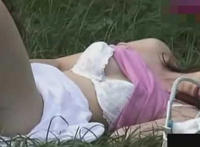 夫妻生活几分钟正常:情侣打野战 少女来不及 夫妻生活几分钟正常:情侣打野战 少女来不及