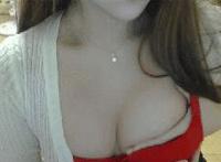 刘涛穿紧身裤显沟沟：女子紧身裤阴沟显凹凸