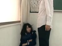 刘涛白色紧身裤照片：刘涛给多少人做过