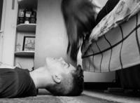 两男一女漫画《花 漫画：肉宠文男人阴茎多粗,示意图