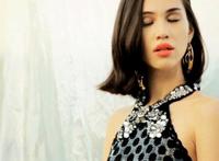 压在桌缠绵硕大挺入：嗯啊好深硕大挺入总裁