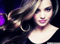 在宿舍和闺蜜互相安慰：和闺蜜一起洗澡看到胸 女生和女闺蜜一起洗澡