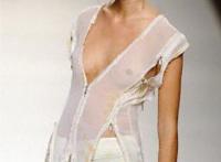 巴黎真空时装秀视频：国际超模真空走秀视频 特透明时装秀高清